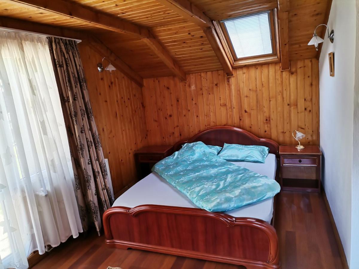 布朗 Casa Georgeta旅馆 外观 照片