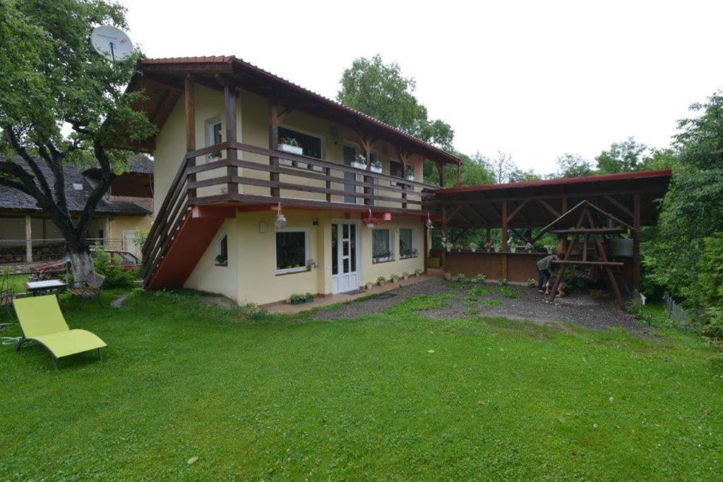 布朗 Casa Georgeta旅馆 外观 照片